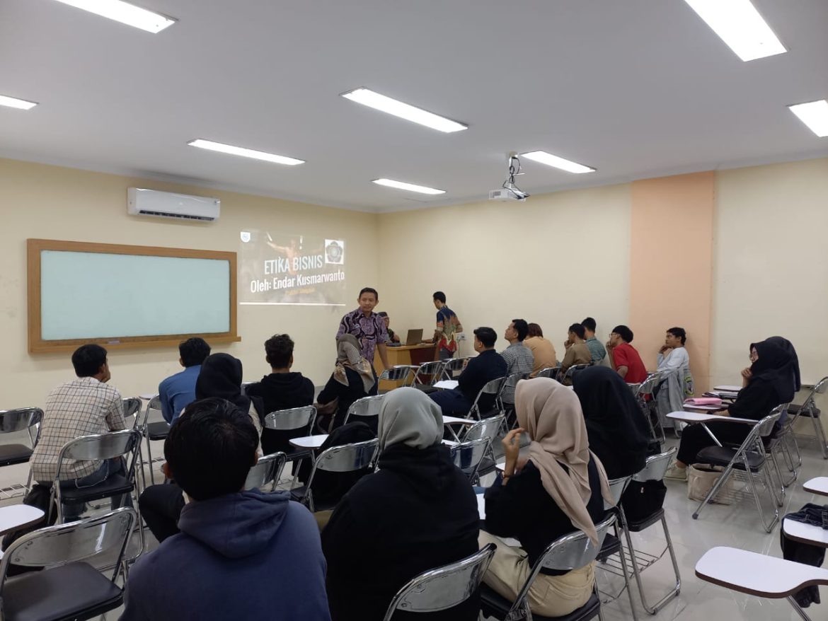 Praktisi Mengajar Bersama Founder Sinergia Yogyakarta, Endar Kusmarwanto,ST., MBA